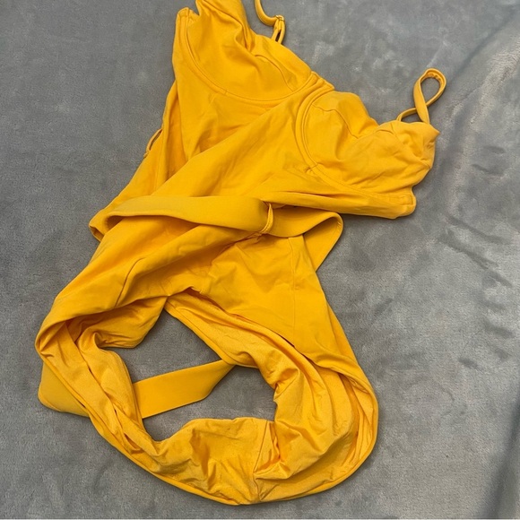 New! Onia x weworewhat Danielle one piece belted swimsuit 3488 - Picture 4 of 9